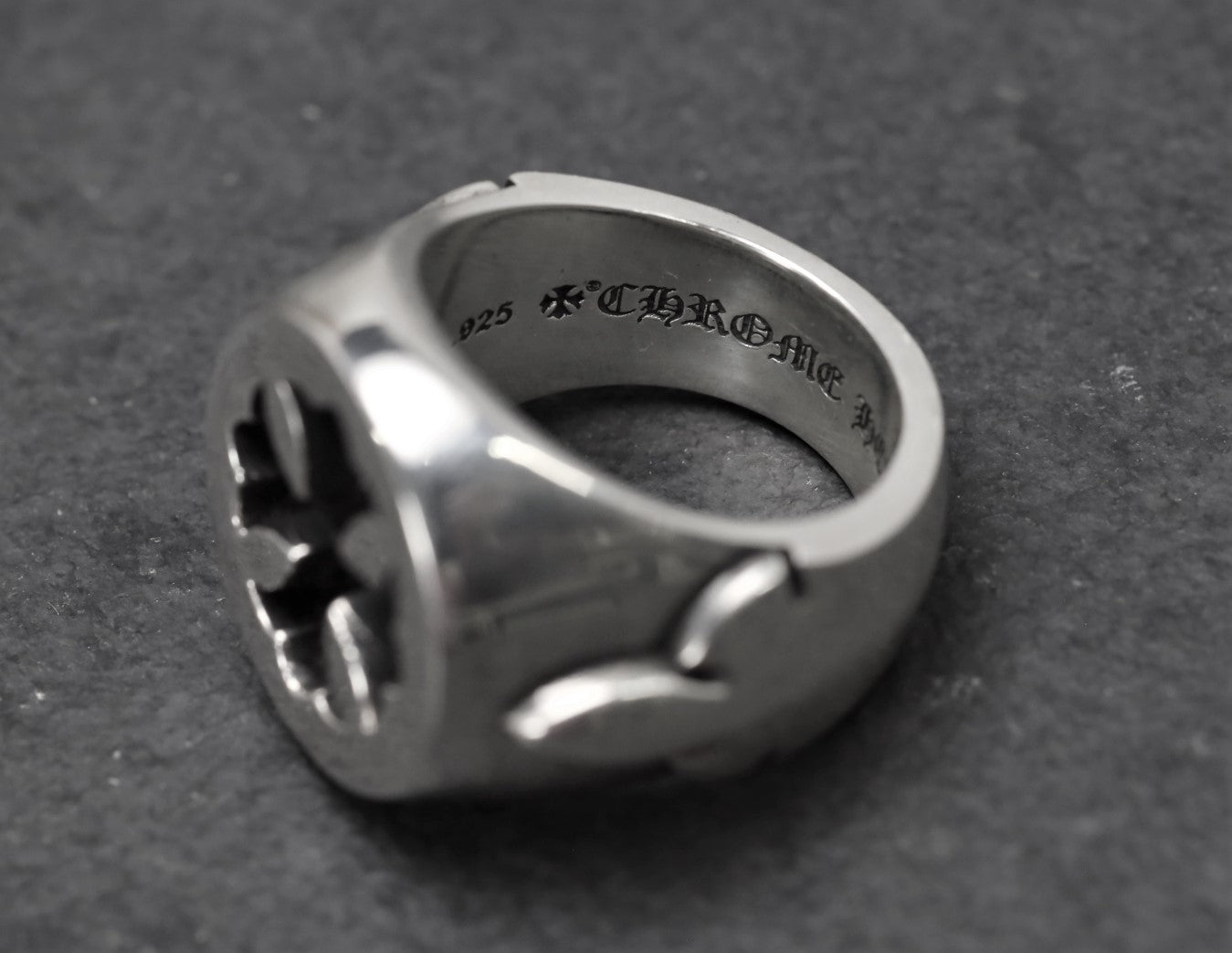 Cut Out Plus Fleur Knee Ring