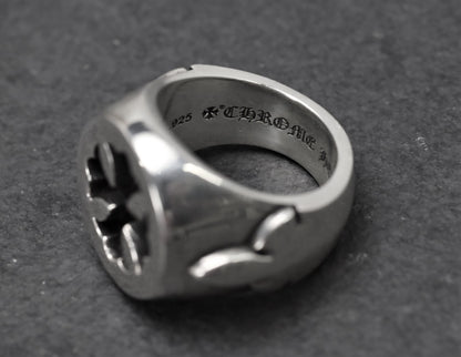 Cut Out Plus Fleur Knee Ring